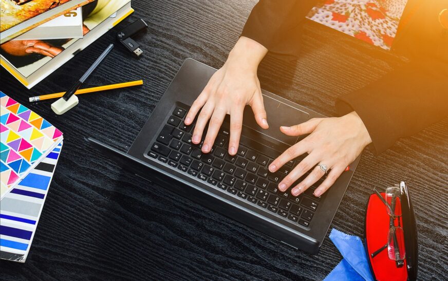How To Use Digital Tools To Create Engaging Blog Posts